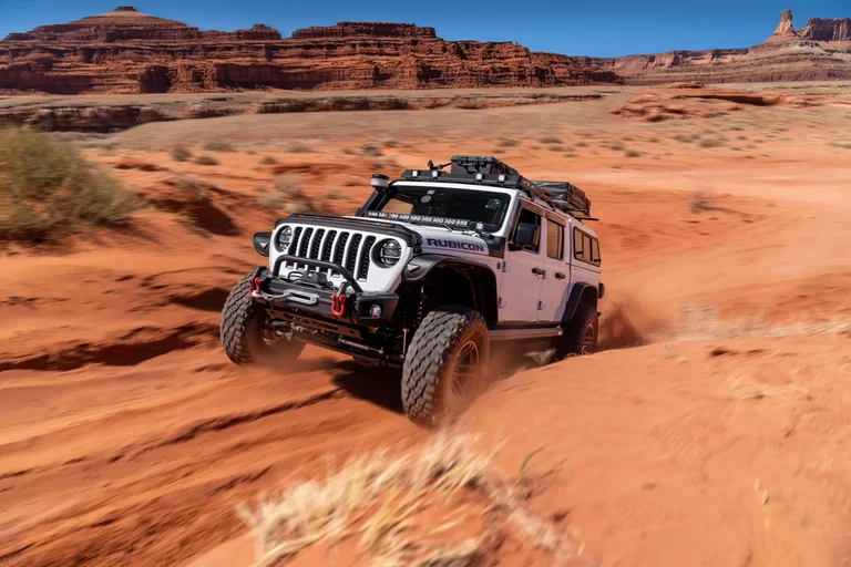 Are Cx Evolve 2020 Jeep Gladiator White Lifestyle Ejs 14